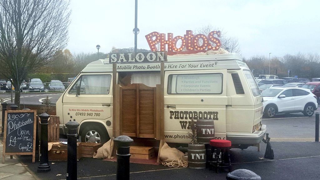 lindashelleycat's tweet photo. A big hi to @smart_bn #SmartNetworking - we're a brand new business &amp; we want to connect with as many people as we can! #VWphotobooths r us! https://t.co/UvDXRqpg4h