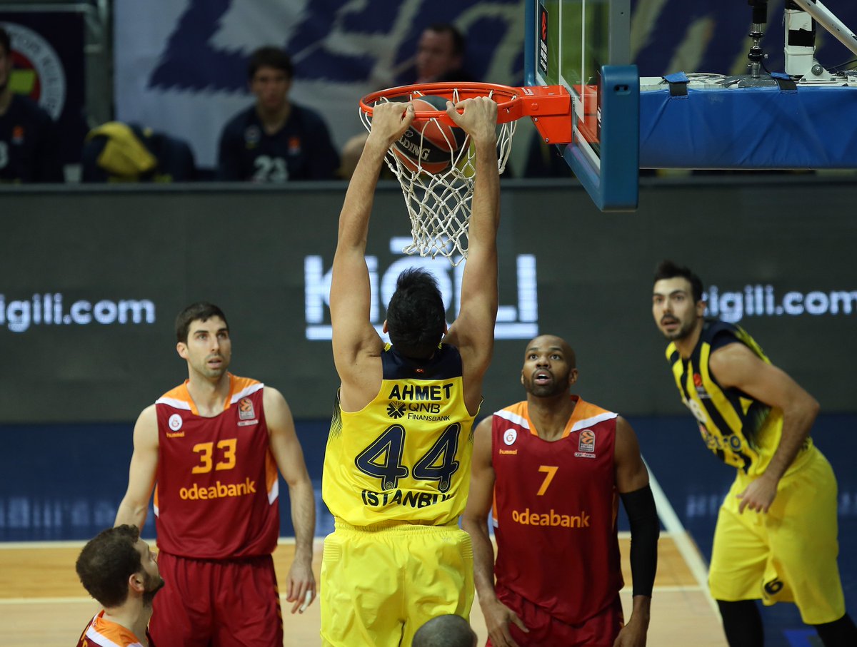 Fenerbahce's tweet photo. Mücadeleden Kareler! #FNBGSO https://t.co/Z7MEz1J3me