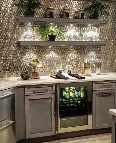 InnovativeKIT's tweet photo. Glam up your wet bar with a metallic backsplash!
#glambar
#metallicbacksplash
#backsplashbar https://t.co/sSMZKeOJts
