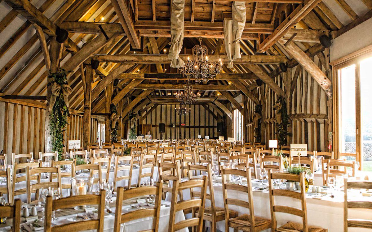#Sussex is always popular choice for #bridesandgrooms #gettingmarried. @SouthendBarns in #chichester #westsussex is certainly one to view RT