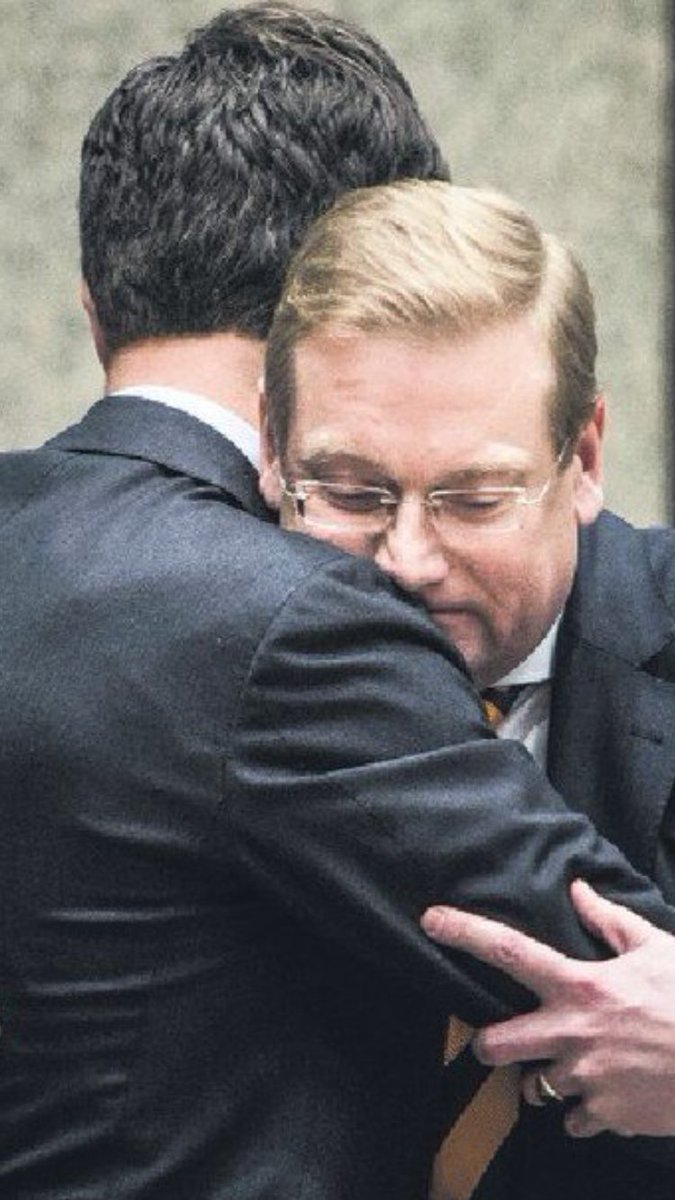 thierrybaudet's tweet photo. "Je hebt het kartel trouw gediend, Ard. Partijbelang gaat boven landsbelang. Het komt goed." #steurdebat #vvd #breekhetpartijkartel #fvd https://t.co/dHBDz8vEve