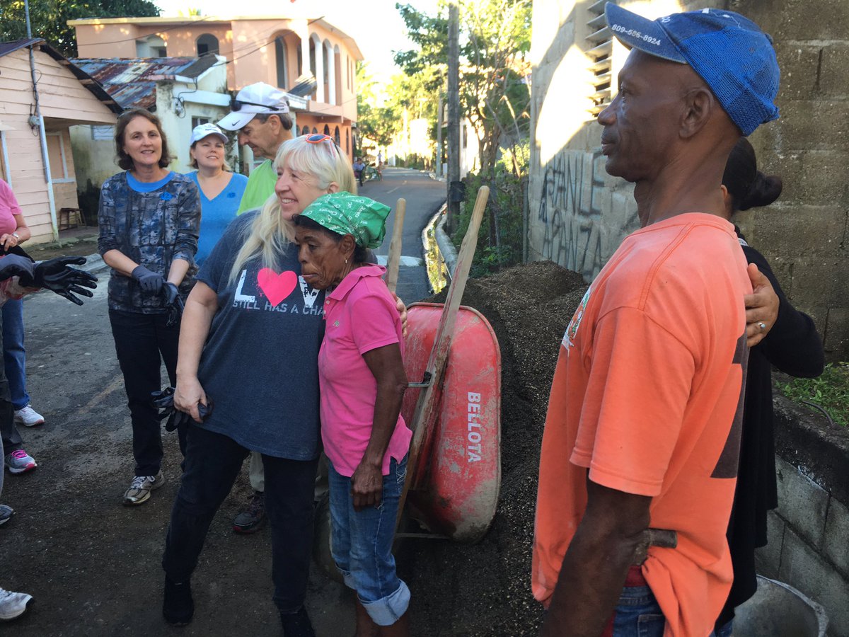 ed_balarezo's tweet photo. Pushing myself out of my comfort zone in Dominican Republic w/ @fathomtravel. Great experience! #agentsofchange #impacttravel @LoneGeorgeCo https://t.co/Xaee1TZW5i