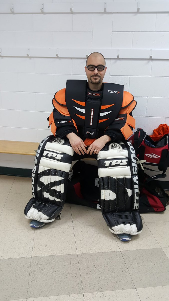 TheWall_33's tweet photo. @Ottawavolley6s Big win tonight to start the new season. @BallHockeyGear the new chest protector was just awesome. #cheetoshc #ballhockey https://t.co/CP9KUwINAv