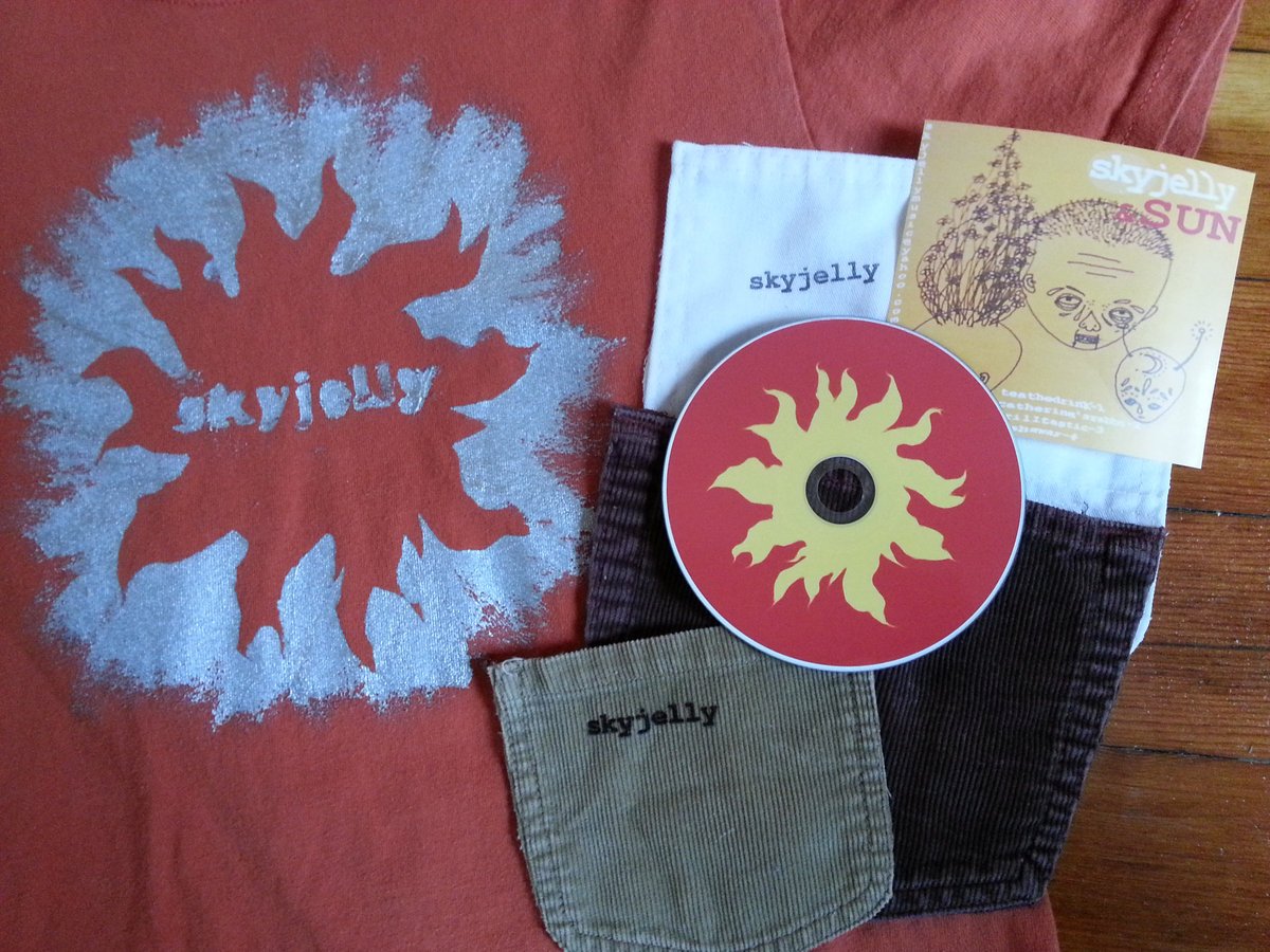 Sleeveface tweet media