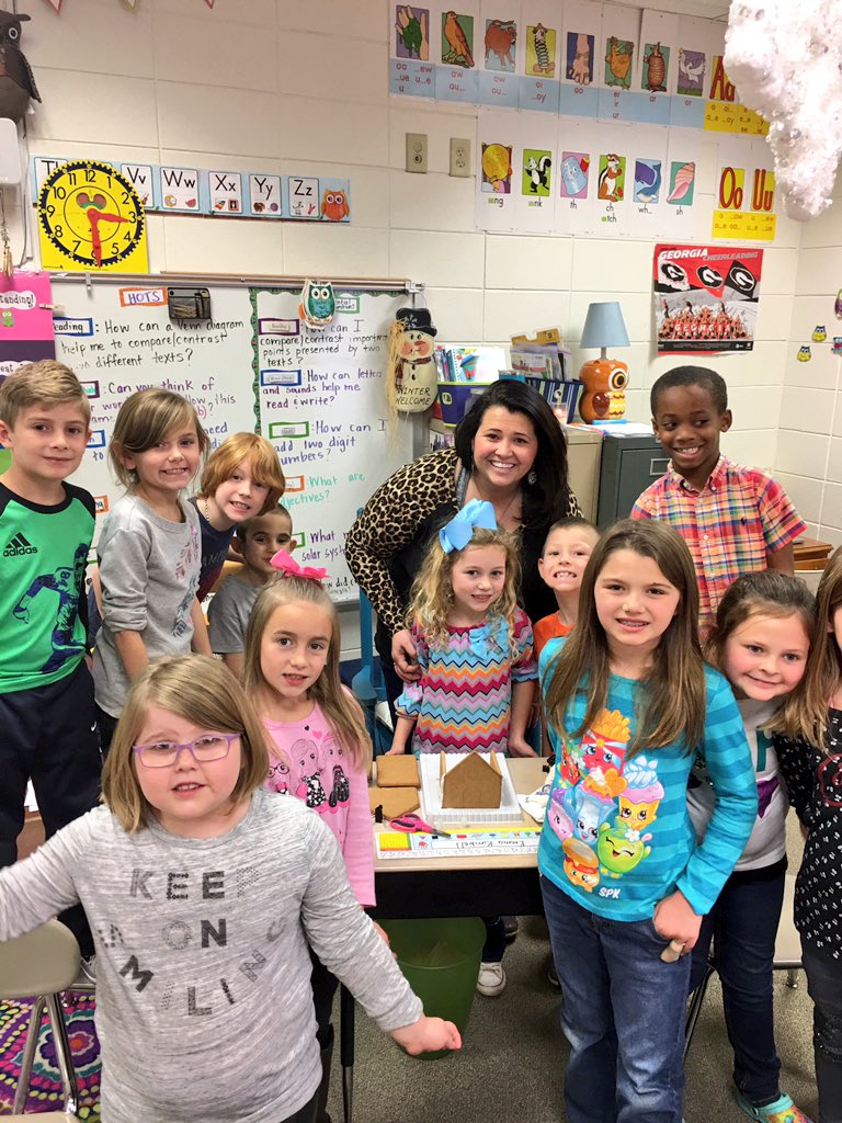 mpcteamcheer's tweet photo. Working on team building skills and learning about angles!!! So much fun learning:) @TGScottElem @monroe_schools @mpcteamcheer @ https://t.co/eqwmA6Dne7