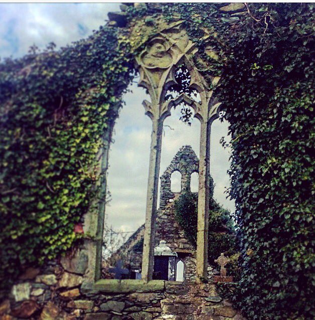 irarchaeology's tweet photo. 13th century window, Tomhaggard church, Wexford https://t.co/Z5NREDuLvG