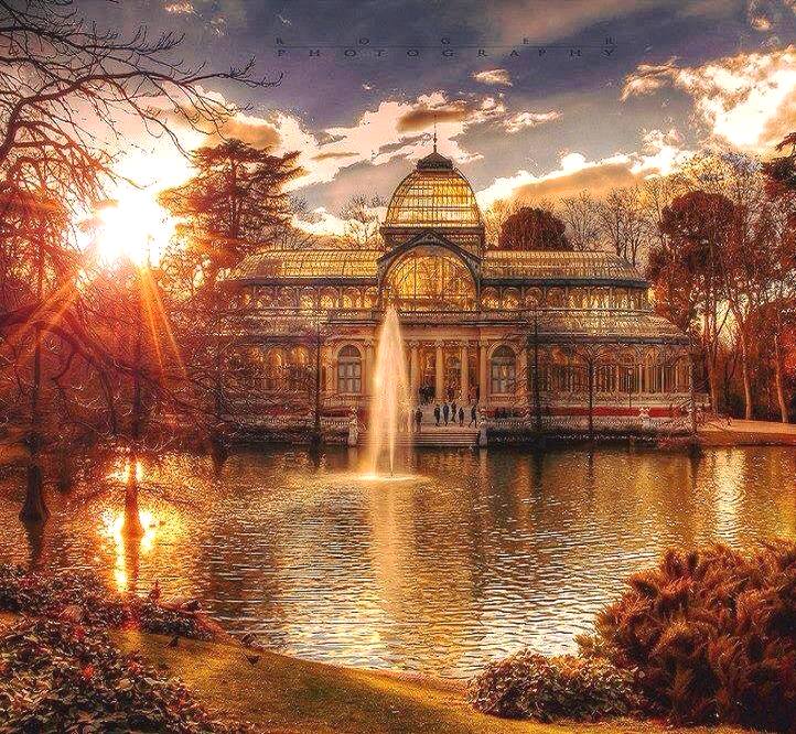 hansgi61's tweet photo. Sunset over Palace of Cristal #Madrid #Spaini https://t.co/7TjzQJbaPU