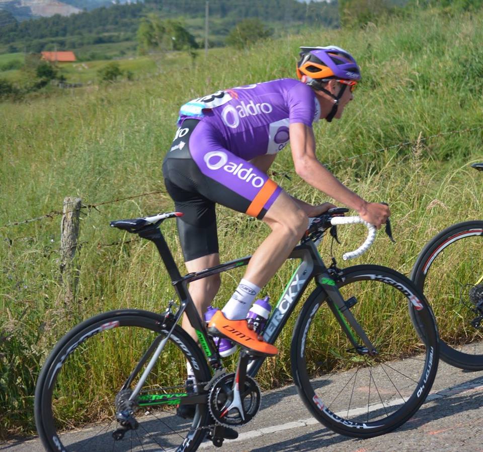 CiclismoSLetras's tweet photo. Entrevista a @jose_alkala. Exciclista amateur del @AldroTeam. Nos explica por qué dejó la competición. https://t.co/yYXUJ10Tkl #ciclismo https://t.co/RWcZn4XYsA