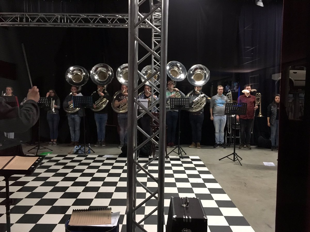 johanhooisma's tweet photo. @atkrtkkofferbak @KTK_Kampen @gemKampen Bij gebrek aan repetitieruimte repeteren bij ATK.  Joep Roth dank voor je hulp. https://t.co/Fv5GKak866