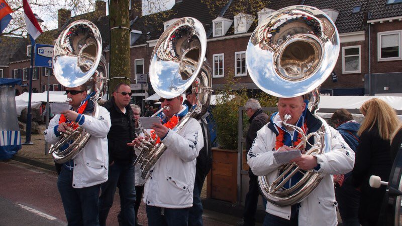Nieuw aanmelding uit <a href="/leidschendam/">Leidschendam</a> 3 Sousen van Feestkapel <a href="/deBlaasbalgen/">De Blaasbalgen</a> : John, Arjan en Justin.<a href="/leidschdagblad/">Leidsch Dagblad</a> <a href="/BNDeStemBreda/">BN DeStem Breda</a>