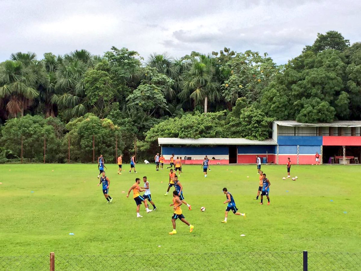 FastClubOficial's tweet photo. Fim de mais um dia de treino forte!
#PreparaçãoCB
#CopadoBrasil
#FastClube2017
#Barezão
#SerieD
#CopaVerde
#JuntosPeloFuteboldoNorte https://t.co/7ndKf5u7O2