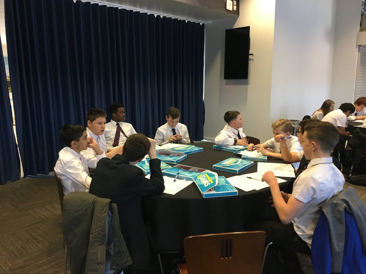 Louiseparry14's tweet photo. Year 9 working on their communication skills. @willowshigh #proudteacher https://t.co/SXXK7kN7J7