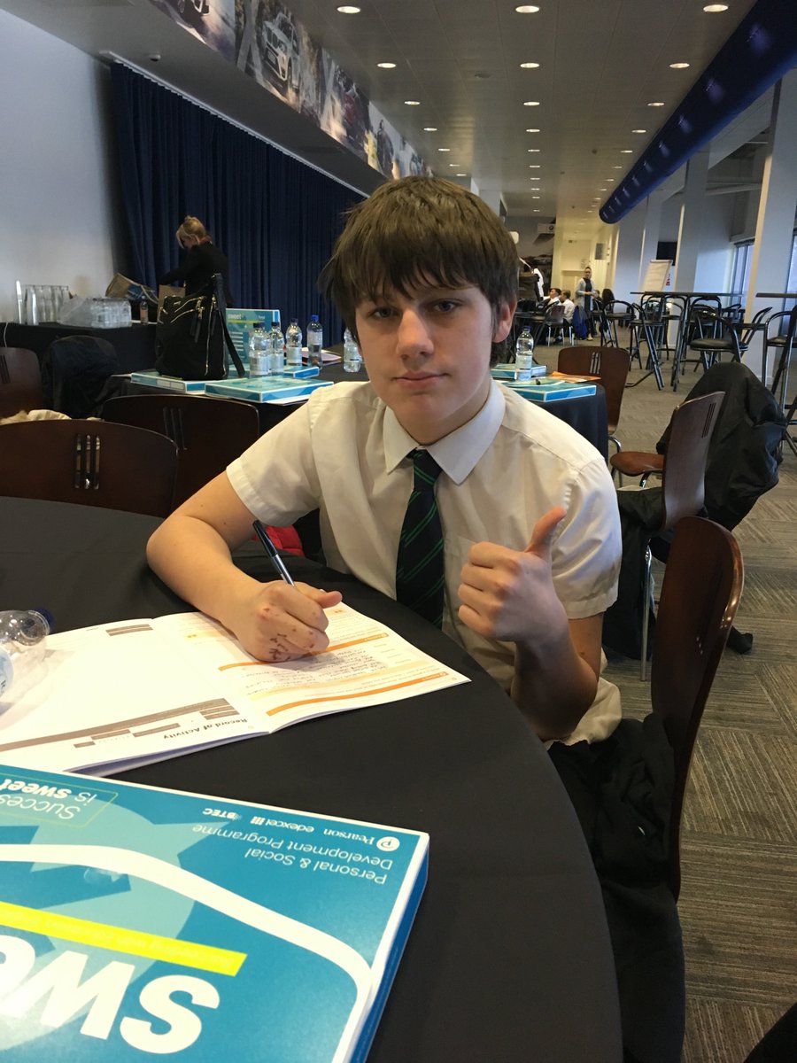 Louiseparry14's tweet photo. Year 9 working on their communication skills. @willowshigh #proudteacher https://t.co/SXXK7kN7J7