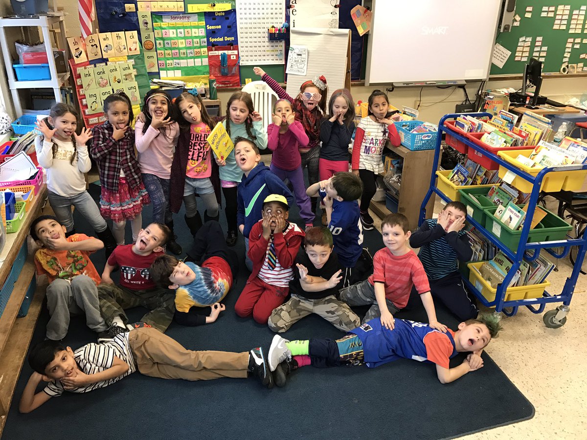 Look at us on mismatch Wednesday for PARP! We read the book Wacky Wednesday! Here's a few pics of our silliness !