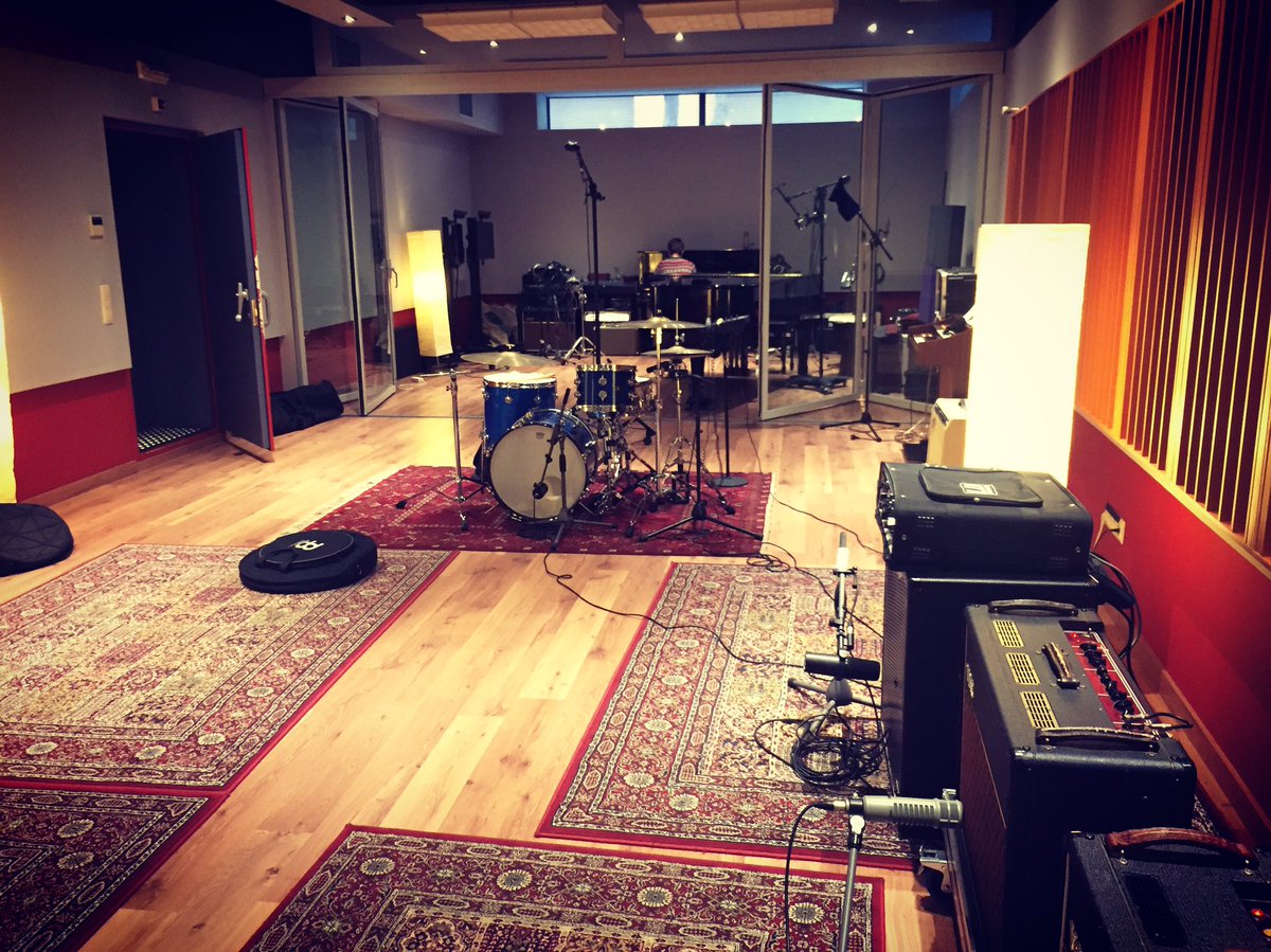 The Flaming Shakers tweet media