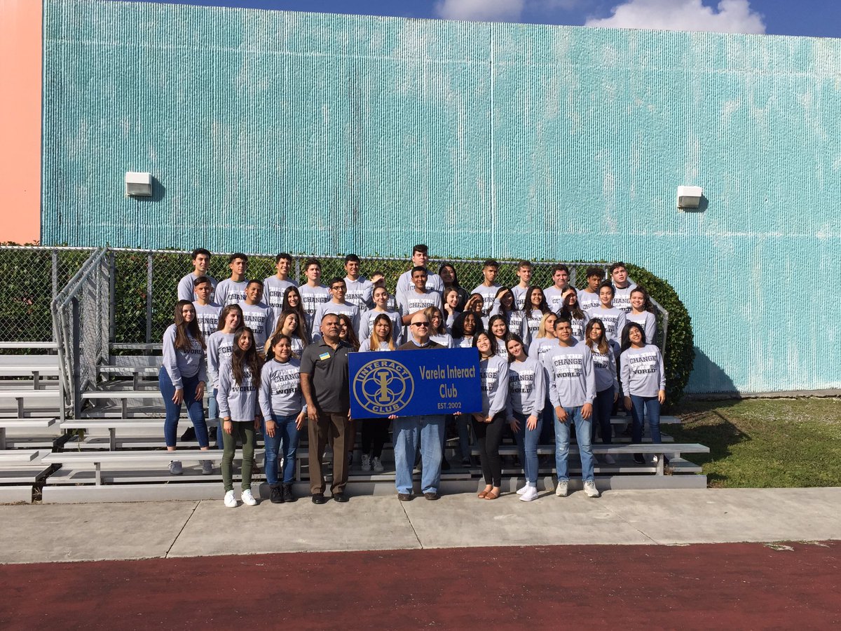 VarelaINTERACT's tweet image. club photos!