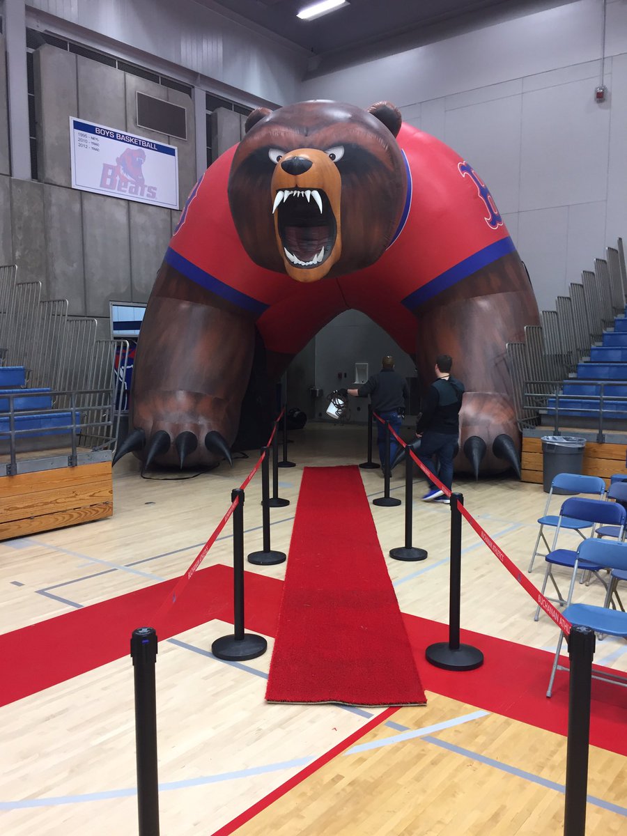 FloWrestling's tweet photo. This might be the baddest set up for a hs dual ever! Don't miss this epic battle between Clovis &amp; Buchanan tonight. https://t.co/EGUhOClCOo https://t.co/nRLtrmg6Up