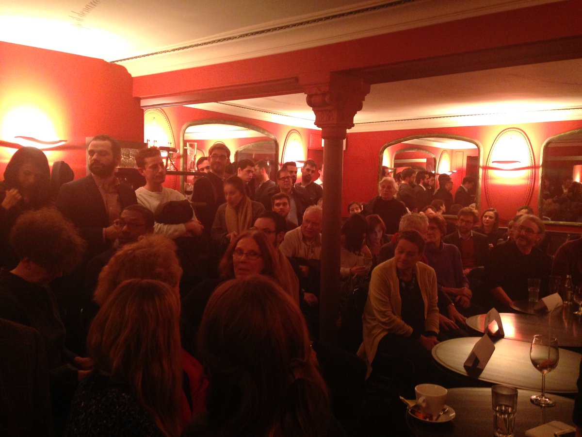 Renaissance14e's tweet photo. Merci à tous pour ce succès ! Désolée à ceux qui sont restés debout, nous élargirons les murs pour le prochain ! #cafepol @enmarchefr https://t.co/ZujsuaIwik