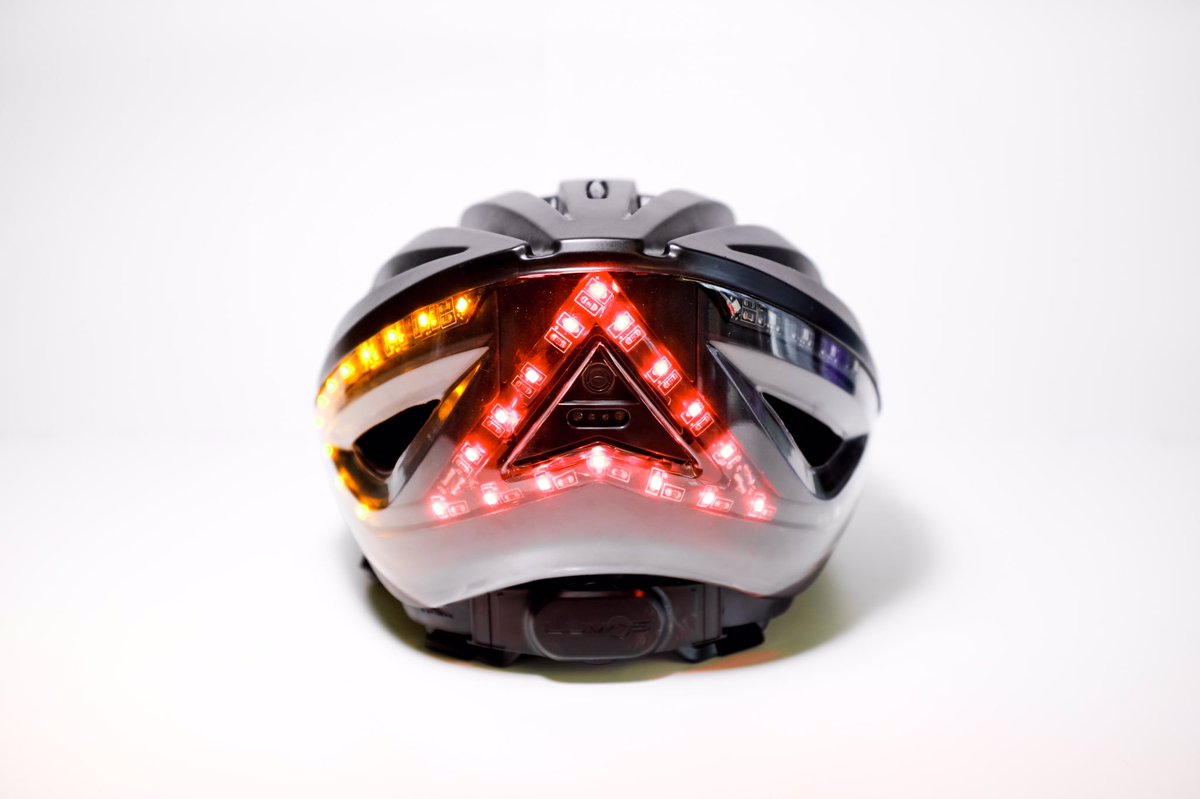 DesignMuseum's tweet image. Congratulations to @euwending & Jeff Haoran Chen for @lumoshelmet- the @BeazleyGroup Transport #DesignoftheYear bit.ly/2jxoDTd