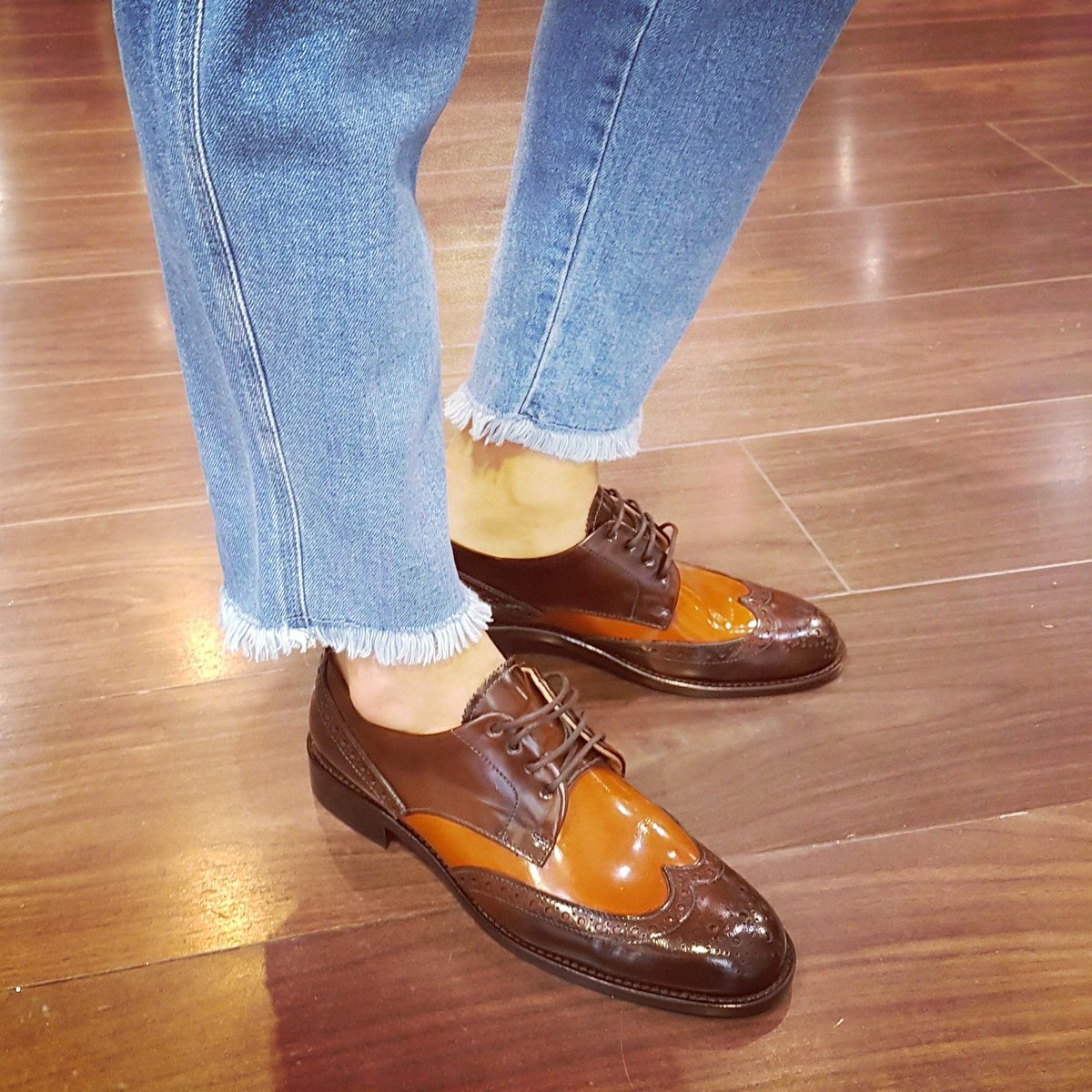 paperdollscork's tweet photo. Oh hello brogues and frayed hem😍😍#paperdollscork #newseason #denim #style. https://t.co/u0Ml1qiG9Z