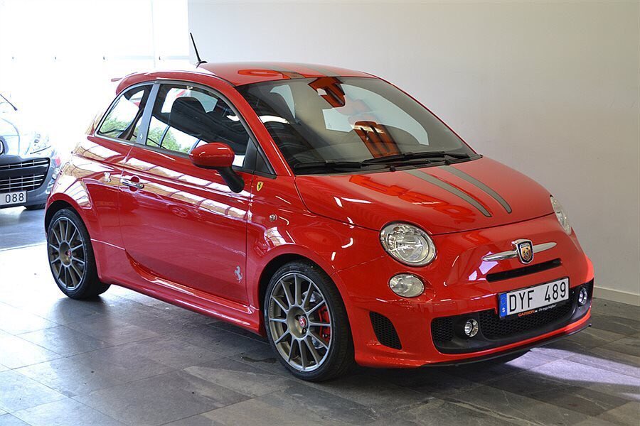 Oakleef1's tweet photo. So freaking cool!! I wanna... #car #fiat #abarth #ferrariedition https://t.co/UpV8qyk0r1