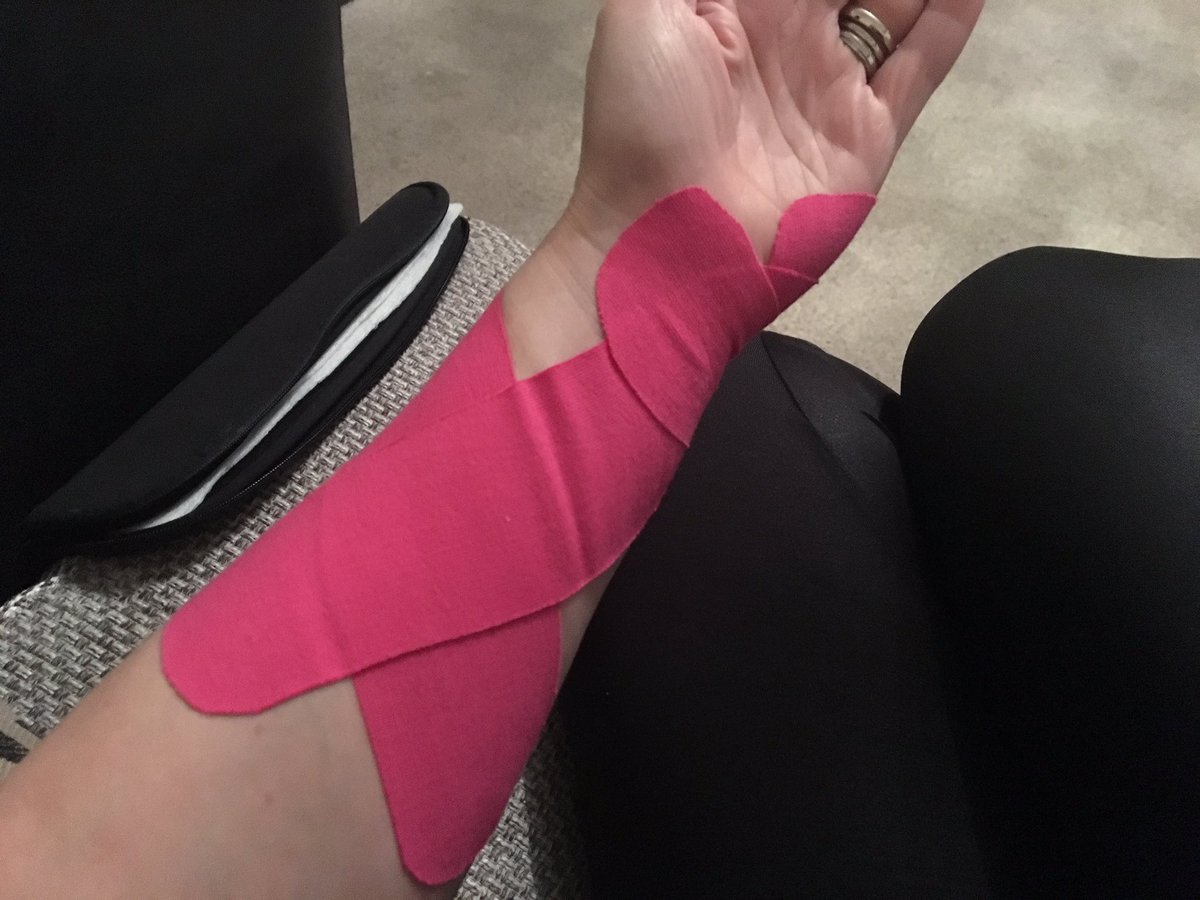 Melissa1931's tweet photo. Thx @irwinosteopathy for the expert taping https://t.co/roQNl72o79
