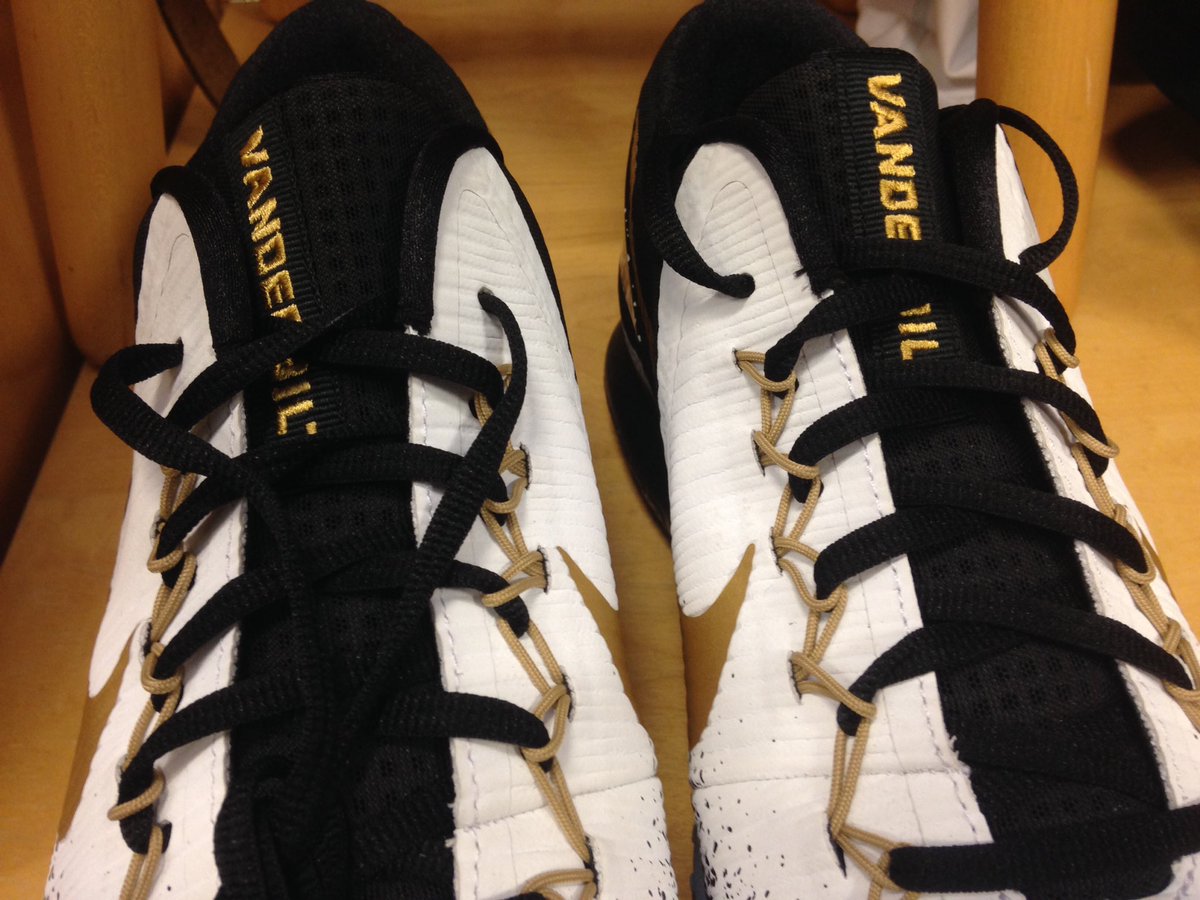VandyBoys's tweet photo. Day before 1st practice = new @nikebaseball swag for the #VandyBoys. https://t.co/g450hxXiK5