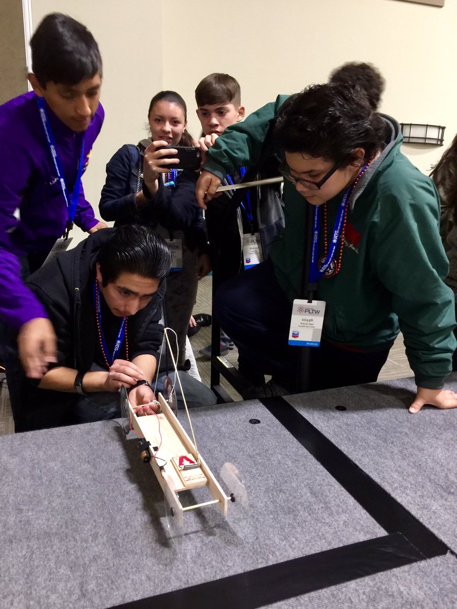 adeseriere's tweet photo. Students competing in PLTW Engineering Hackathon at State Conference @NSTA @Quest4edu @northropgrumman @ms_merlos https://t.co/On3OBtL01J