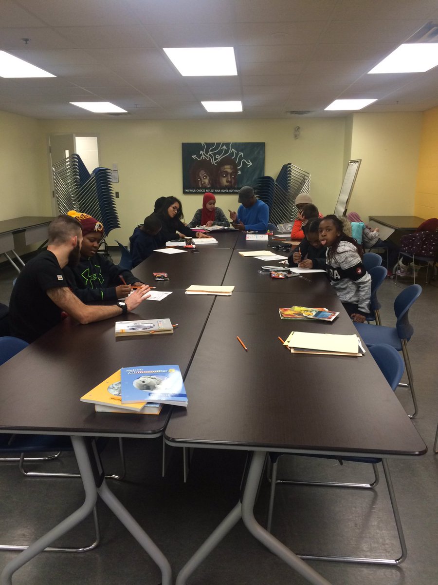 ESBGC_RRTG's tweet photo. We are so thankful for all the amazing @UTSCStudentLife volunteers who provide academic support to our RRTG Jr. participants! https://t.co/ImunS5mdb1
