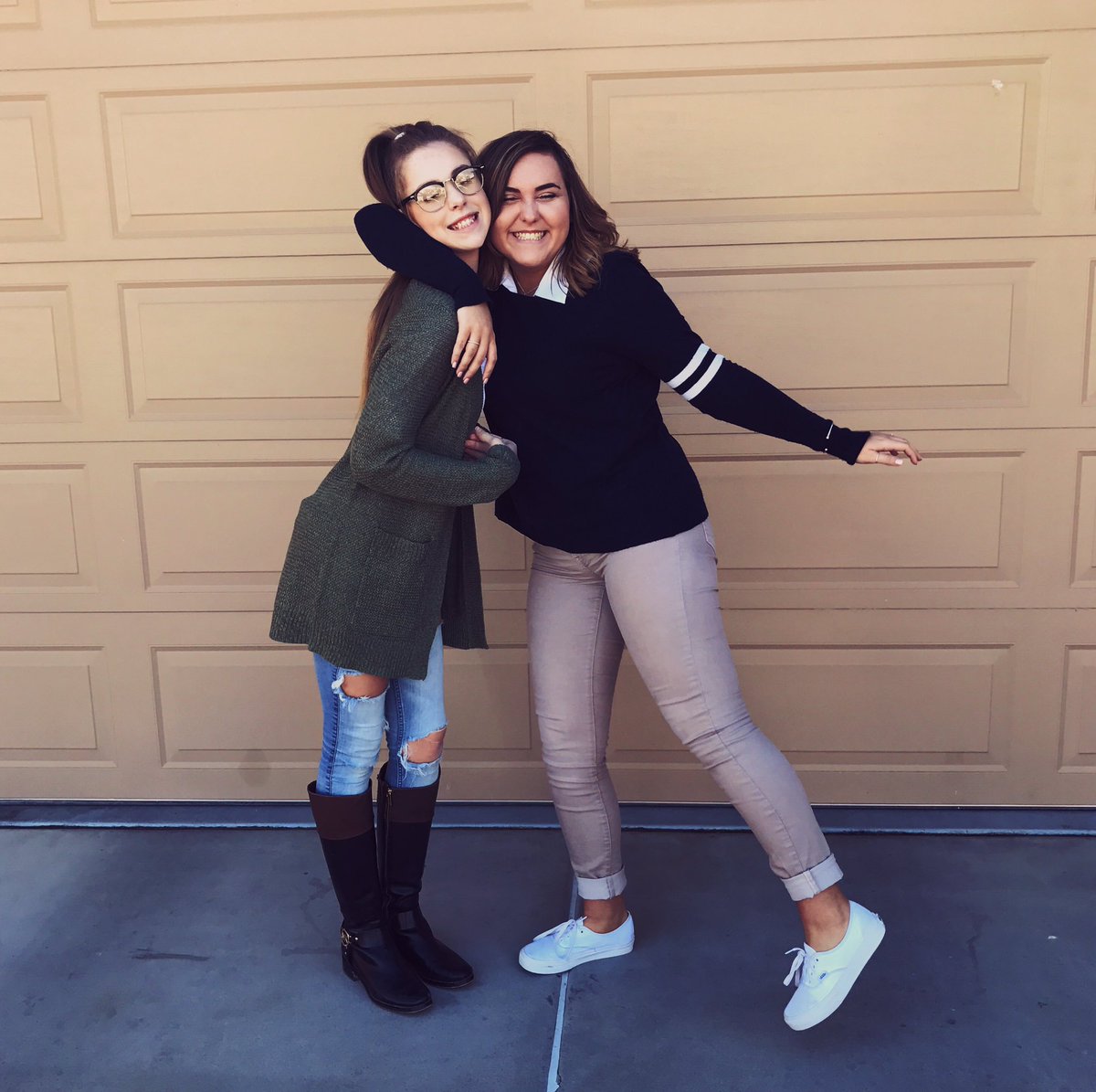 maurajohnsonn's tweet photo. school spirit is cool #bcspiritweek πΎ https://t.co/f1tYJumyur