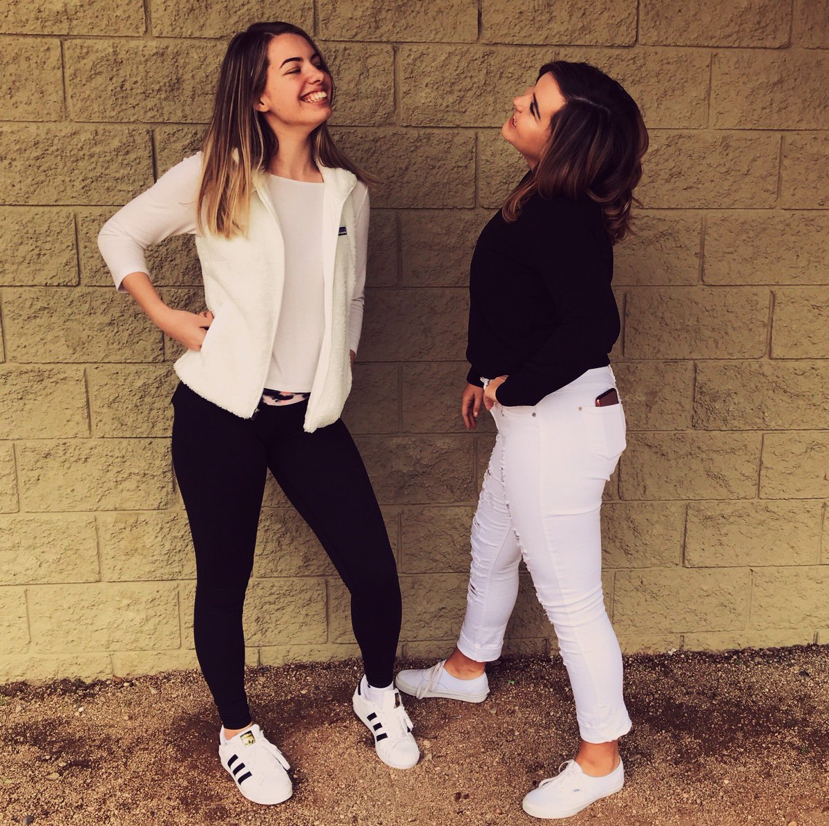 maurajohnsonn's tweet photo. school spirit is cool #bcspiritweek πΎ https://t.co/f1tYJumyur
