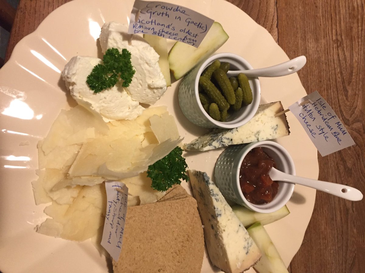 Mintcroftskye's tweet photo. A Highland sharing platter for two, served in your cosy Suite. #mullcheddar #crowdie #hebrideanblue https://t.co/bfdGOMsN2p