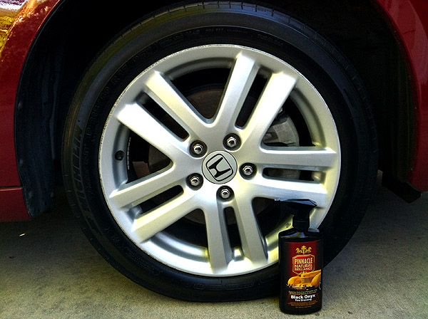 #BlackOnyx Tire Gel creates a polished, rich, natural satin finish on your tires. 

Shop Now: buff.ly/2iIE5uH

 #PinnacleWax