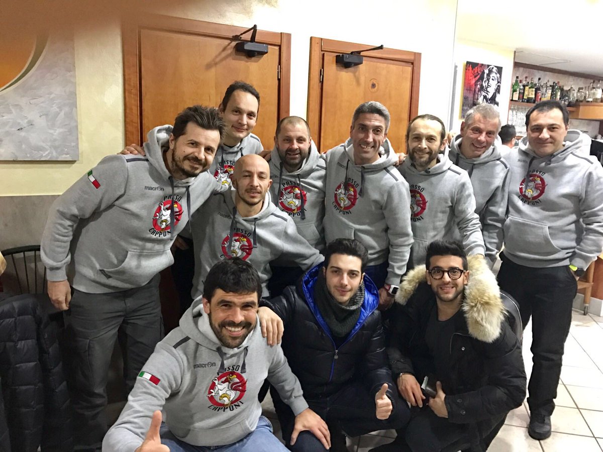 PassoCapponi's tweet photo. E dopo la cena di stasera Passo Capponi prende @ilvolo https://t.co/IheDJ3ZCKh