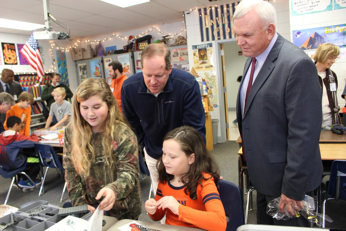 ShelbyALSchools's tweet photo. GRC students show Superintendent Randy Fuller, board member Jane Hampton, @SenCamWard and @MarkRHall around their classes for #GiftedEdMonth https://t.co/Is6BT0DZkM