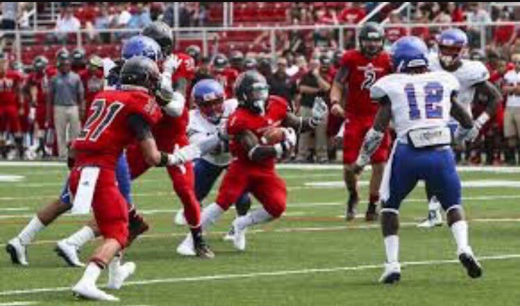 MatthewDishmon1's tweet image. Truly blessed to say that I have received a scholarship to continue my football career at Kentucky Christian University! 🙏🏻⚔️ #knightfast