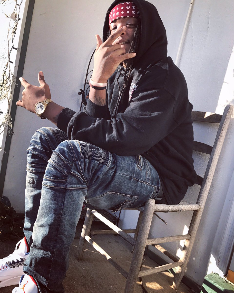 JoviDieRich's tweet image. "All That 💩 Yall On We Did That #AWhileAgo "
Never Count Me Out !! 🤙🏽
#GetFMLR #RADtalk ! #TableTalk !