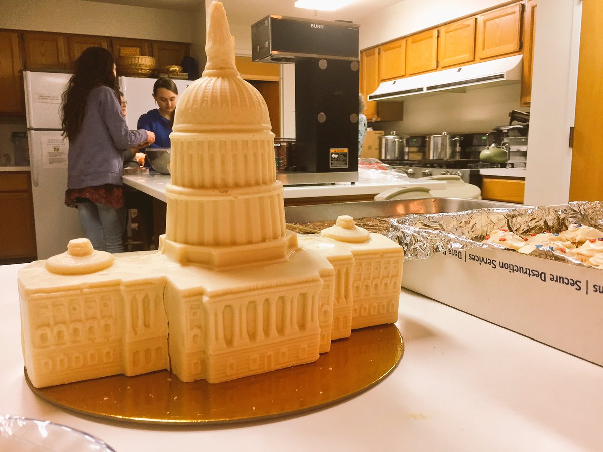 CUWPROLIFE's tweet photo. Some of the delicious desserts awaiting us at our host church! @LSLCPS #MarchforLife #besthostsever https://t.co/IuhygrVHC8