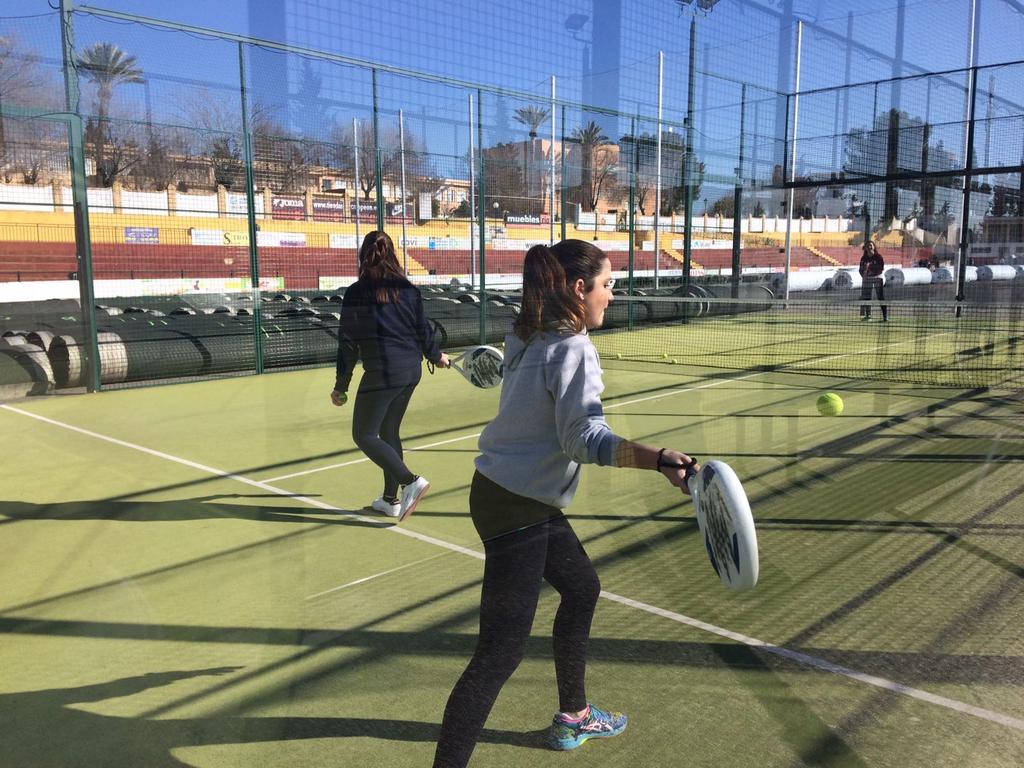 eftiernogalvan's tweet photo. Esta semana nuestros"monitores" semanales nos han enseñado pádel y tenis, hemos disfrutado y aprendido mucho!✌ #ef4b https://t.co/5zpu3pFYja
