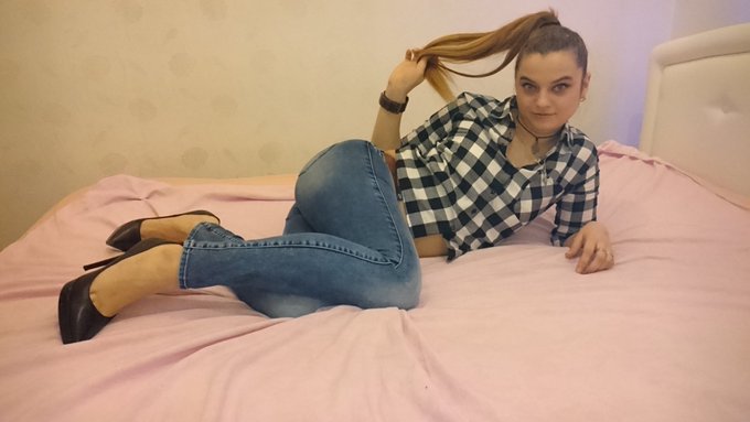 I'm online right now! https://t.co/CKyON7doKF @AprilRainxxx @AdoreCamsCom @Foxycleo3 #chaturbate #teen<a href="/tag/teen"class="tags"><span>#teen</span></a><a href="/tag/squirt"class="tags"><span>#squirt</span></a><a href="/tag/chaturbate"class="tags"><span>#chaturbate</span></a>