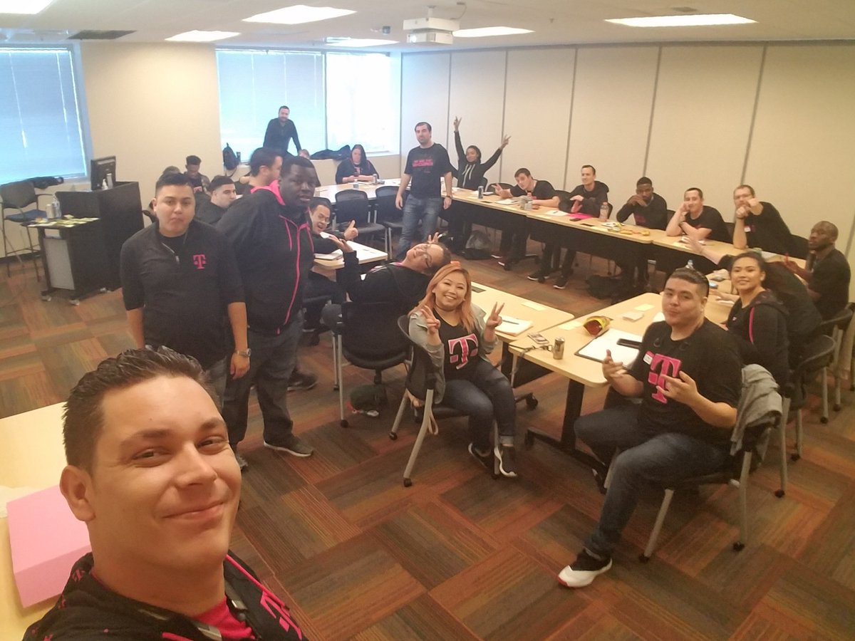 Melzing87's tweet photo. Had an amazing meeting today for our market and can't wait to apply it towards this year's results! #SACISBACK @Mobile1_SteveO @dperry2929 https://t.co/5Nf69y6lWw