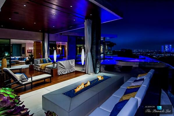 LuxuriousImages's tweet image. Late Night Chill Spot