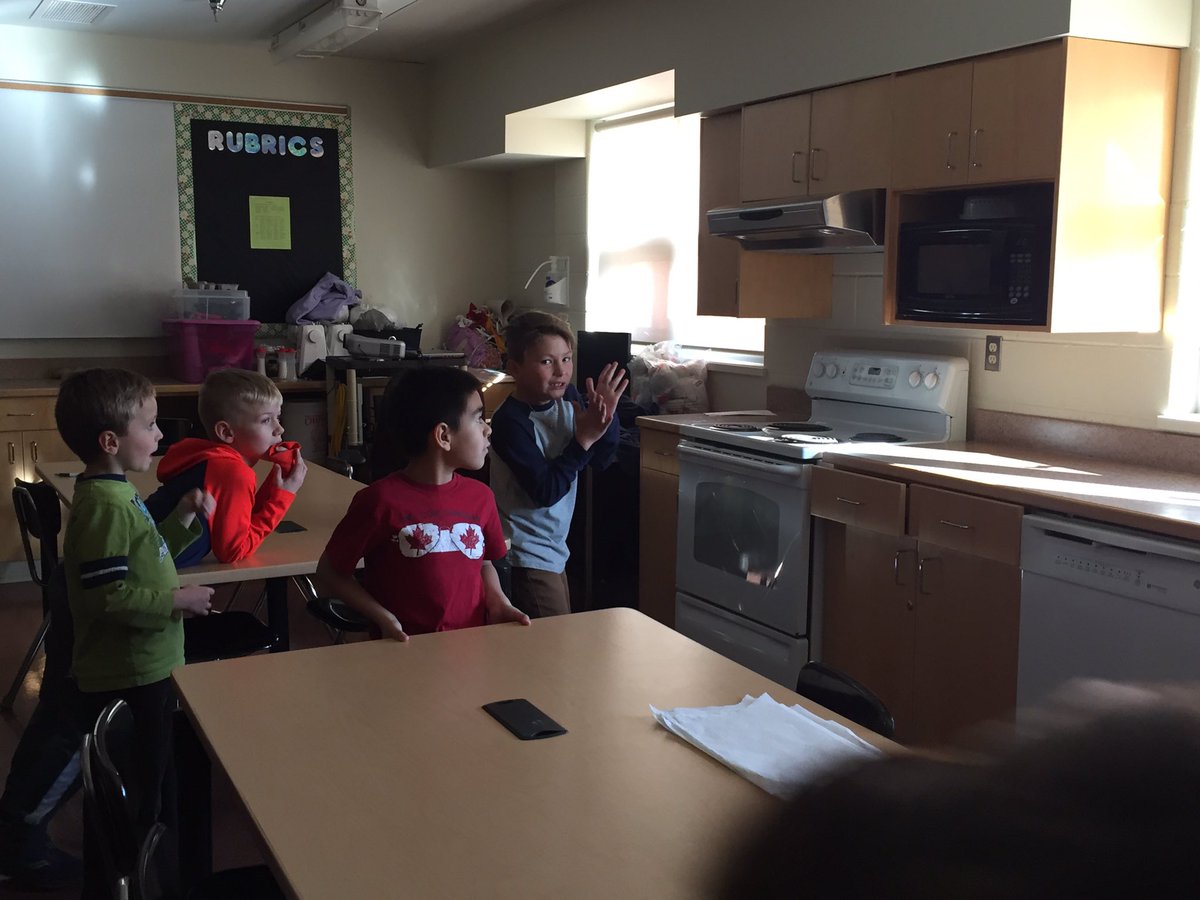 misscdmiller's tweet image. Last week we cooled things down, this week we watched the before and after of things heating up... With POPCORN! @stcatPB #science2