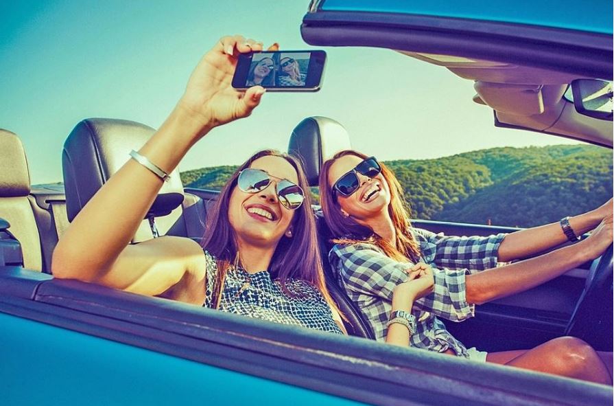 teendriveredu's tweet photo. Despite regulations, survey shows that 41% of young driver text behind the wheel  https://t.co/oLB5BqIhYx https://t.co/VHweGE0v68