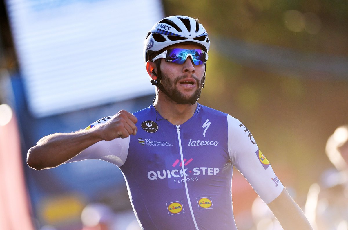 soudalquickstep's tweet photo. Vuelta de Quick-Step Floors! #VueltaSJ Photo: @TDWsport https://t.co/W7gCNzGdKf
