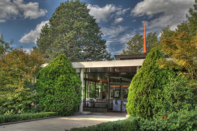 RegionCanberra's tweet photo. The Lobby restaurant + Porkbarrel close, assets incl. tables, chairs, glassware, crockery up for grabs on @AllBids https://t.co/7gtY6TKGvE https://t.co/e3skPCC82W