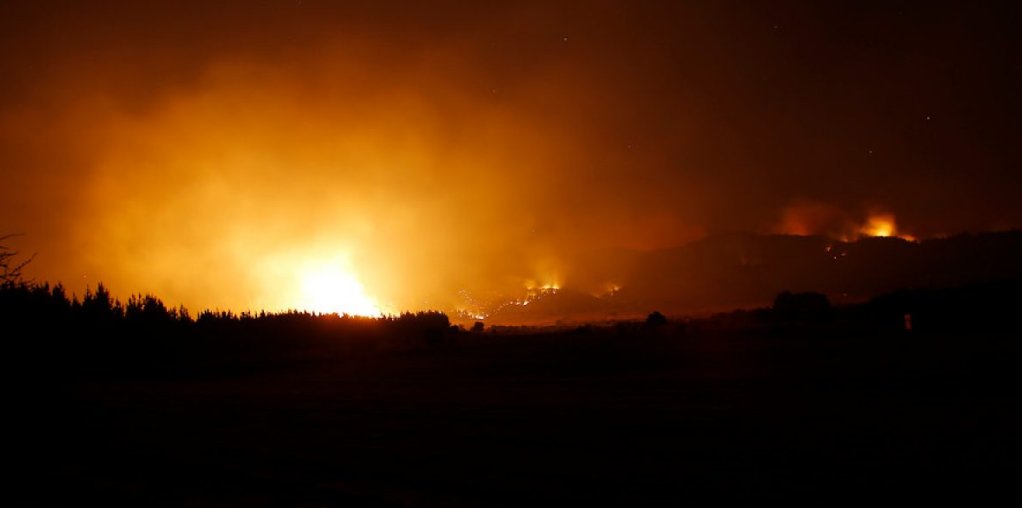PublimetroChile's tweet photo. Denuncian ataque a cuartel de Bomberos en Empedrado https://t.co/0CFuFcHu9g https://t.co/4rR8I13MXr
