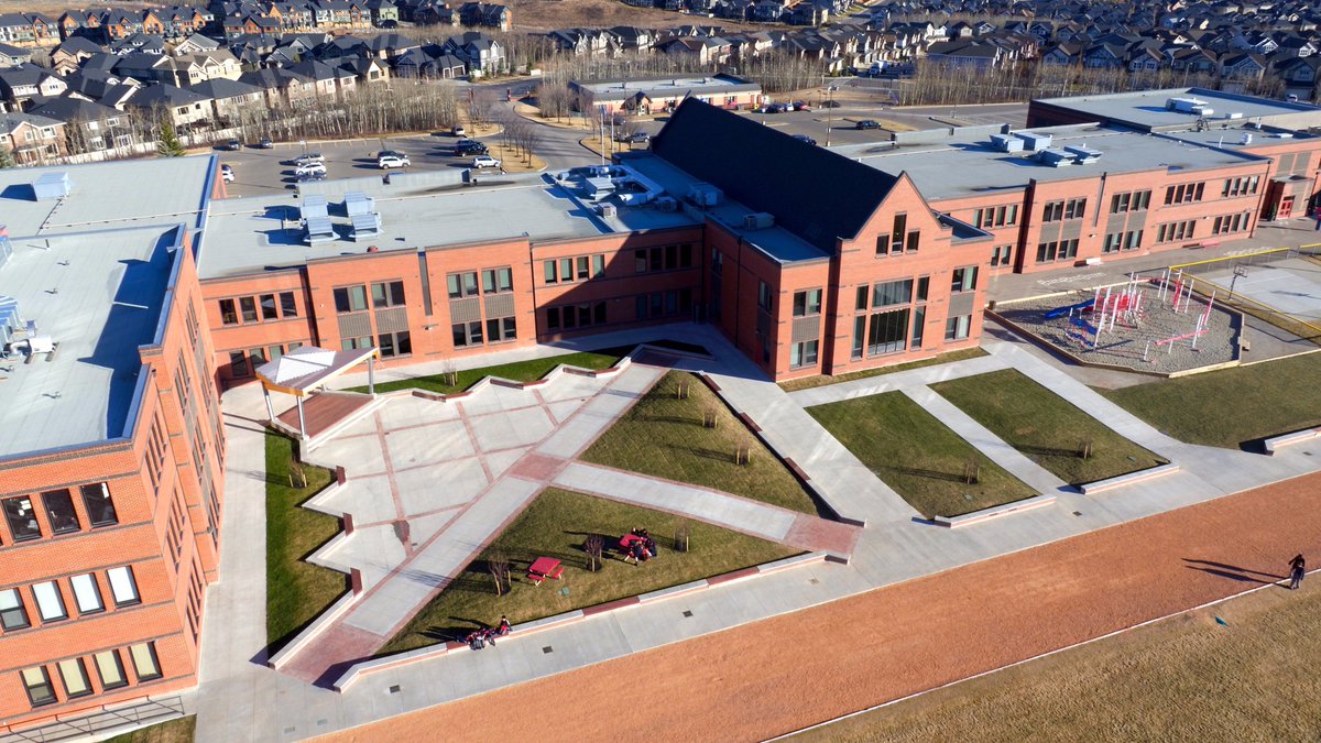 CREATEprojects's tweet image. Here is a beautiful picture of Webber Academy Courtyard we took when the project was completed !