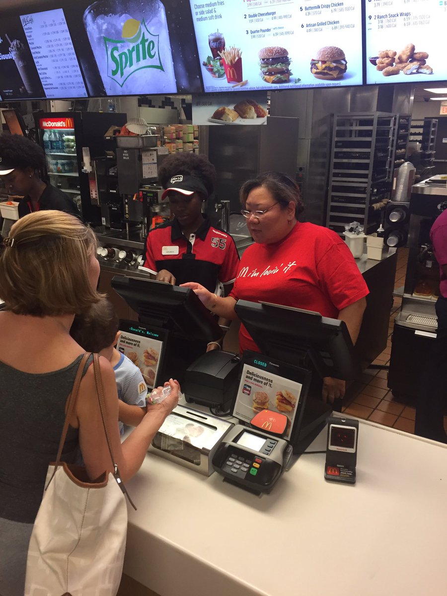 GalaxyReads's tweet photo. Successful Fundraiser @McDonalds! TY for supporting our students from @cityofboynton. Even the mayor came to join in on the fun! https://t.co/6aF10UvWTM