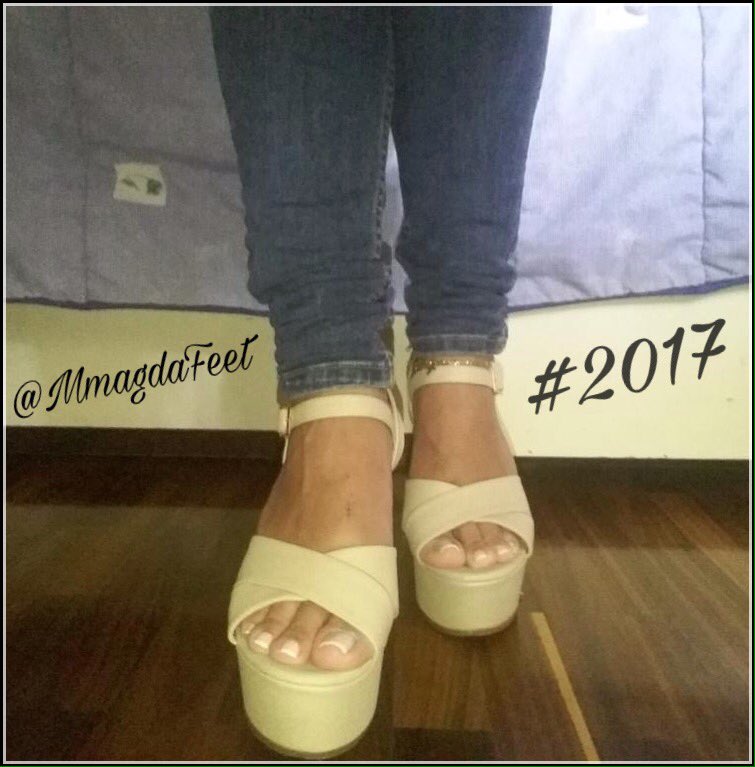 MmagdaFeet's tweet photo. #2017 He Vuelto. #FelizAño mis #FeetLover. Muchas Sorpresas, más de #MMagdaFeet Esperando Todo el Apoyo con sus RT y Comentarios 😘 Besos. https://t.co/gNjgj0rkgr
